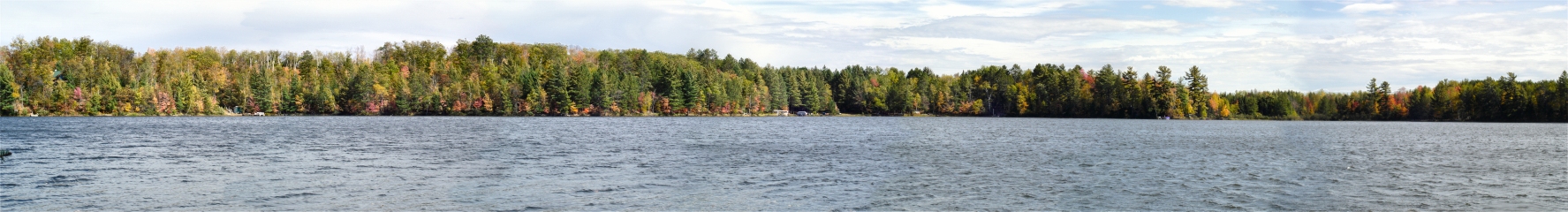A panoramic view of Garrett's Landing from a boat on Tom Doyle Lake